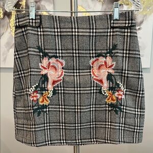 Promesa Black and White Skirt with Floral Embroidery for Work (waist 30in)